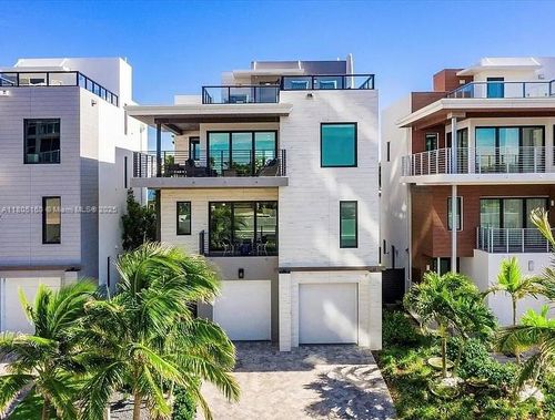 332 Balboa St, Hollywood, FL, 33019-4602 | Card Image