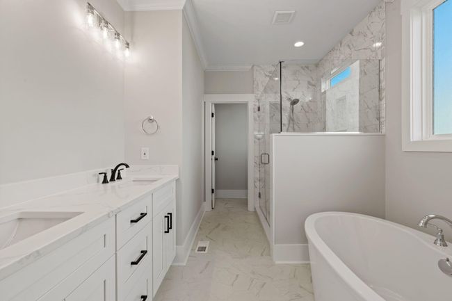Primary Bedroom Private Bath | Image 33