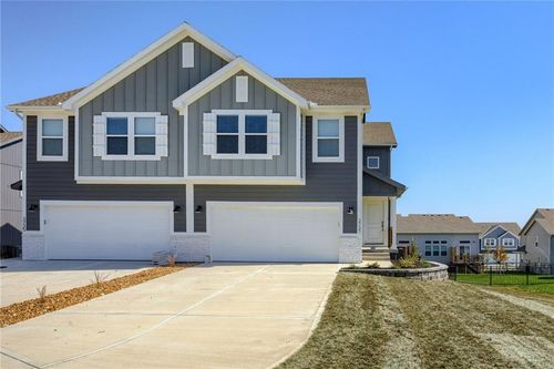3717 Sw Knoxville Court, Lee's Summit, MO, 64082 | Card Image