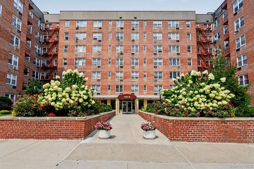 3b-4 Sadore Ln, Yonkers, NY, 10710-4728 | Card Image