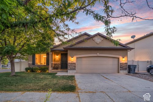 998 Berkshire Dr, North Salt Lake, UT, 84054-5011 | Card Image