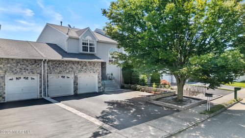 7 Warbler Rd, Marlboro, NJ, 07746-2512 | Card Image