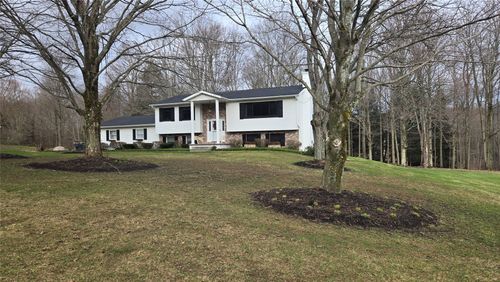 131 Zwilling Rd W, Erie, PA, 16509-5436 | Card Image