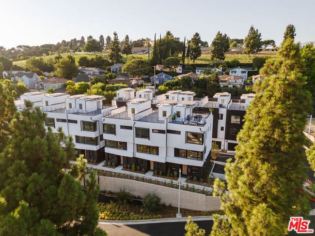 3851 Riley Ln, House other with 2 bedrooms, 3 bathrooms and 2 parking in Los Angeles CA | Image 17