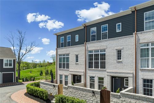 222 Limehouse Rd, Cranberry Twp, PA, 16066-5701 | Card Image