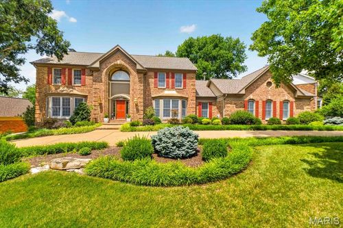 14673 Summer Blossom Ln, Chesterfield, MO, 63017-5670 | Card Image