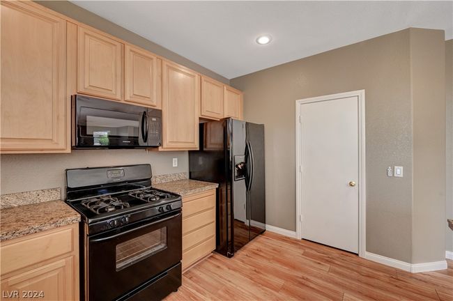 8112 Jasmine Hollow Ct, House other with 3 bedrooms, 3 bathrooms and null parking in Las Vegas NV | Image 17