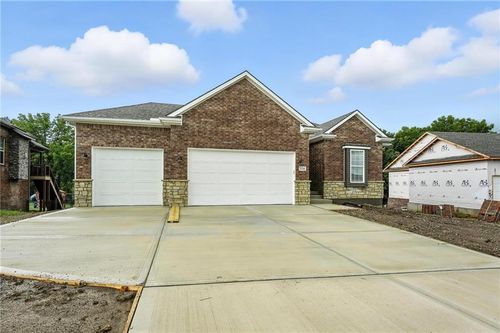 3316 N 109th Ter, Kansas City, KS, 66109-8904 | Card Image
