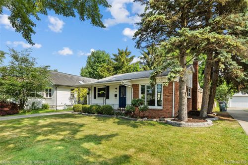 1616 Catalpa Dr, Royal Oak, MI, 48067-1154 | Card Image