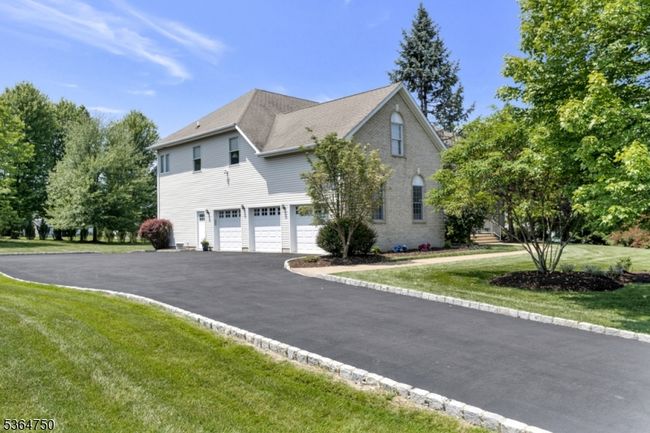 33 Briarwood Dr E, House other with 4 bedrooms, 3 bathrooms and null parking in Warren NJ | Image 38