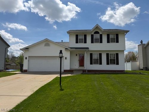 5137 Pine Shadow Ct, Mineral Ridge, OH, 44440-9427 | Card Image