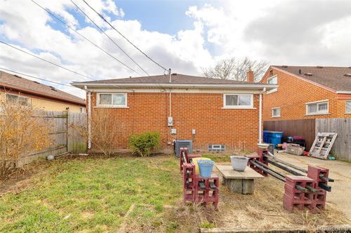 8131 Marian St, Warren, MI, 48093-7120 | Card Image