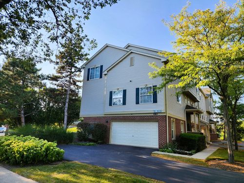 180 Monarch Dr, Streamwood, IL, 60107-3379 | Card Image