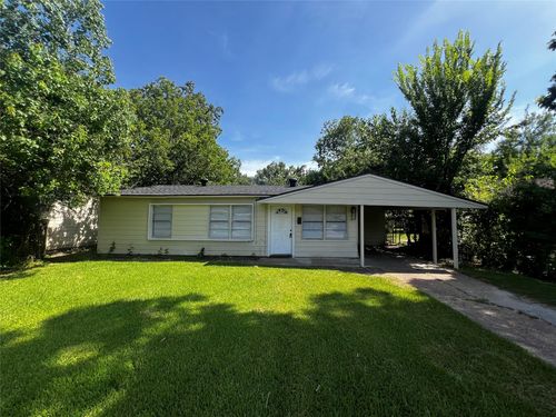 5402 Lyndhurst Dr, Houston, TX, 77033-2912 | Card Image