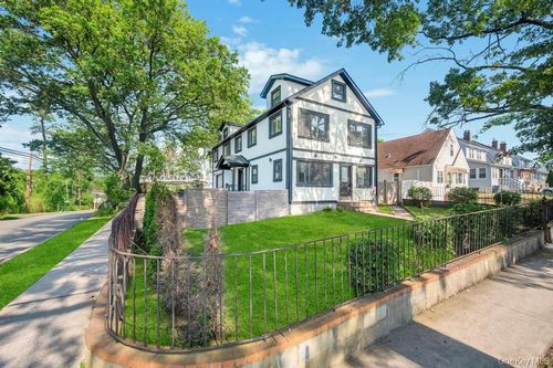99 207th St, Queens Village, NY, 11429 | Card Image
