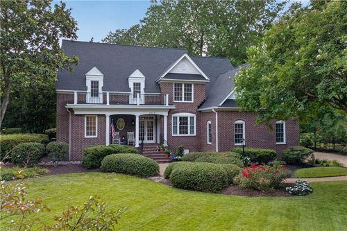 1077 Caton Dr, Virginia Beach, VA, 23454-3105 | Card Image