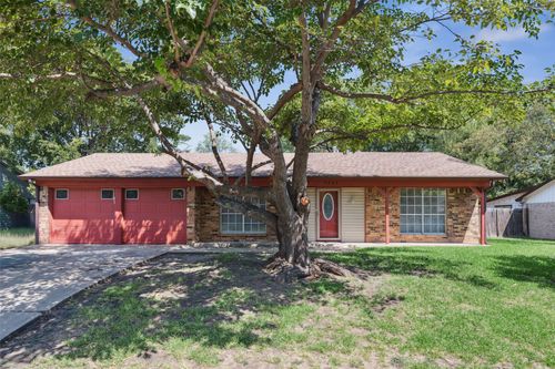 7305 Janetta Dr, North Richland Hills, TX, 76180-6751 | Card Image