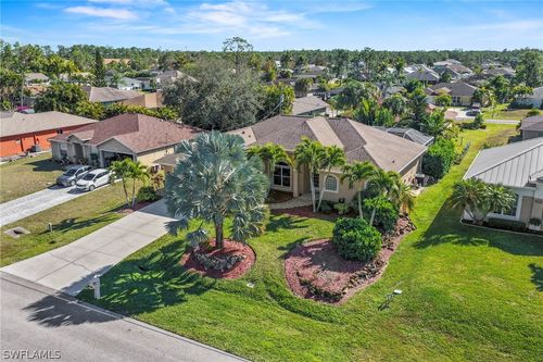 10630 Woodchuck Ln, Bonita Springs, FL, 34135-6777 | Card Image