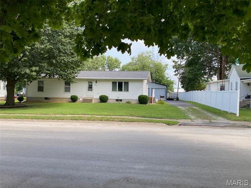 417 E Union St, Nokomis, IL, 62075-1308 | Card Image