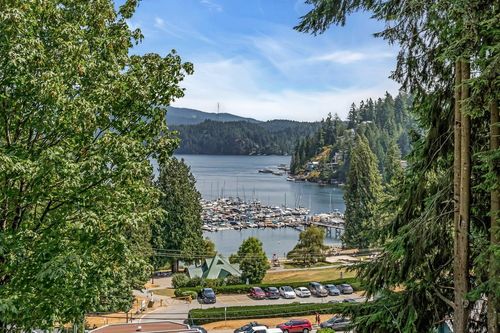 2360 Caledonia Ave, North Vancouver, BC, V7G1T9 | Card Image
