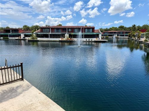 w-15187-15187 Loch Isle Dr W, Miami Lakes, FL, 33014-2025 | Card Image