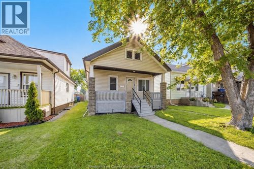 1560 Lillian Ave, Windsor, ON, N8X4A8 | Card Image