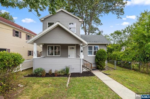 250 Woodcliff Ave, Little Falls, NJ, 07424-1066 | Card Image