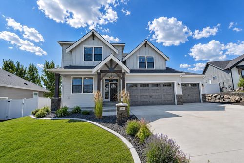 2648 S Fairmont Estates Dr, Greenacres, WA, 99016-7823 | Card Image
