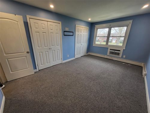 b18-15 Hemlock St, Islip, NY, 11751-3007 | Card Image