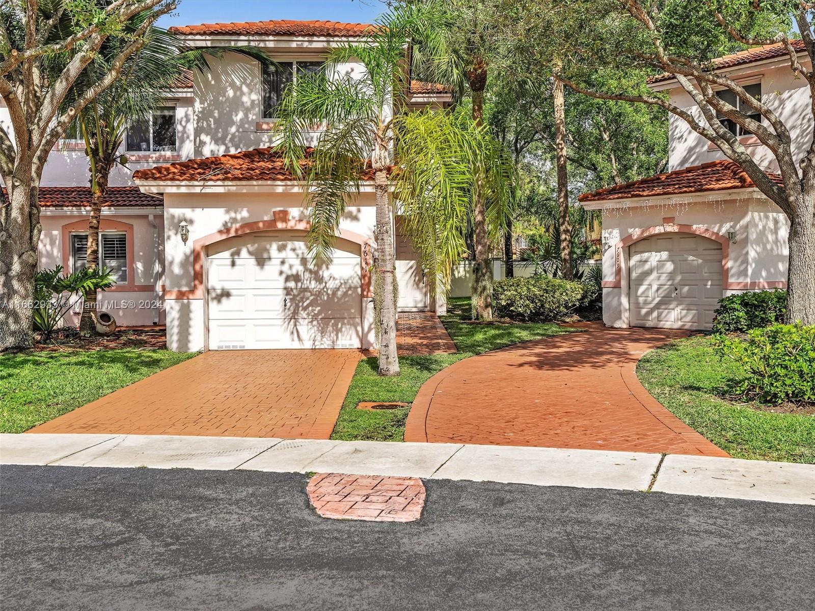 Tamarac Island Cir, Tamarac, FL 33321