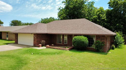 401 N Cimarron Dr, Enid, OK, 73703-3639 | Card Image