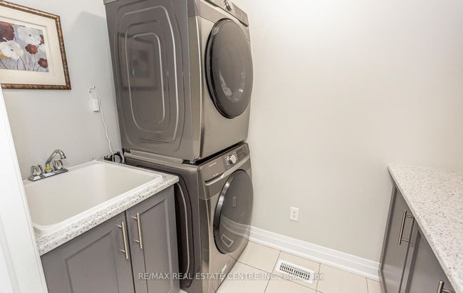 3 Dalbeattie Dr, House attached with 4 bedrooms, 3 bathrooms and 1 parking in Brampton ON | Image 39