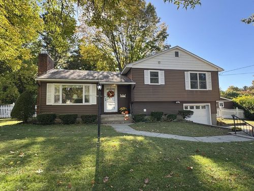 112 Abnaki Ave, Essex Junction, VT, 05452-3534 | Card Image