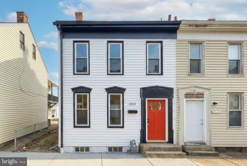 204 Park Pl, YORK, PA, 17401-2928 | Card Image