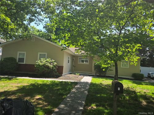 7 Roosevelt Avenue, Huntington, NY, 11740 | Card Image