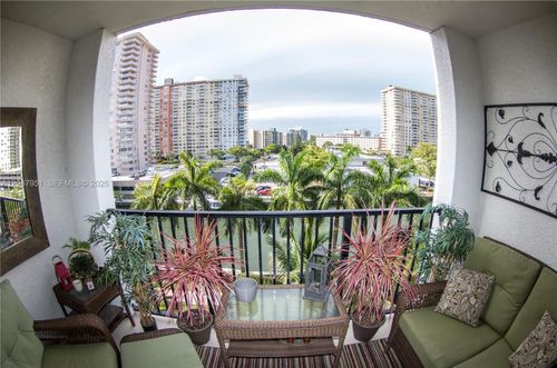 2512-17150 N Bay Rd, Sunny Isles Beach, FL, 33160-3413 | Card Image