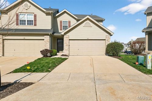542 Country Circle Dr, Lake St Louis, MO, 63367-5833 | Card Image