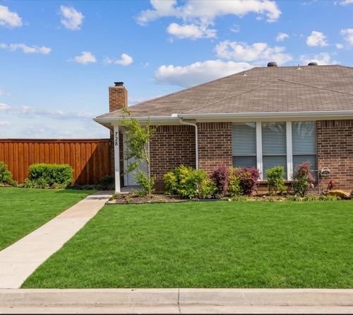 728 Cory St, Grapevine, TX, 76051-6217 | Card Image