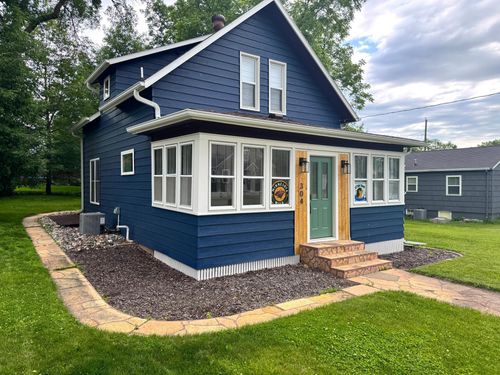 304 W Bowman St, Battle Lake, MN, 56515-4020 | Card Image