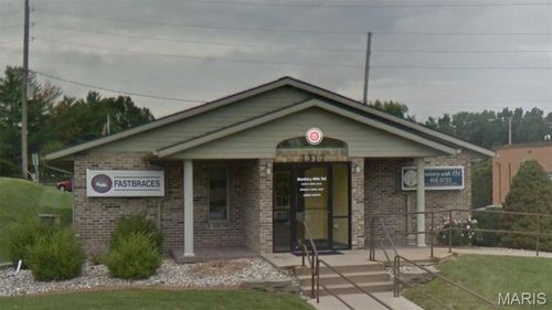 1317 Dadrian Professional Park, Godfrey, IL, 62035-1686 | Card Image