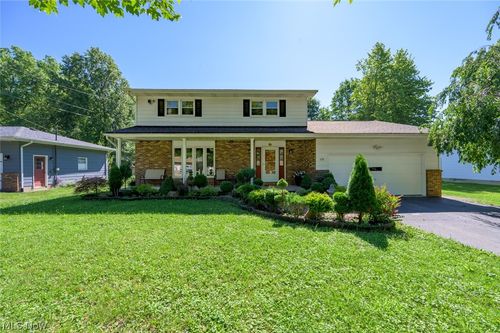 175 Carolyn Ave, Cortland, OH, 44410-1319 | Card Image