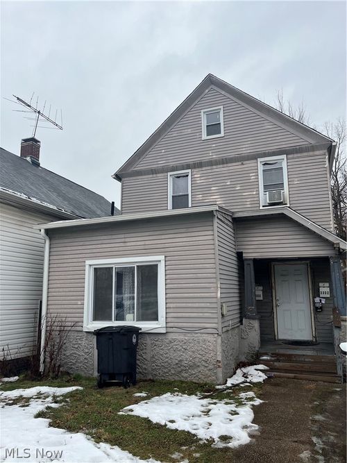 3332 Walton Ave, Cleveland, OH, 44113-4945 | Card Image