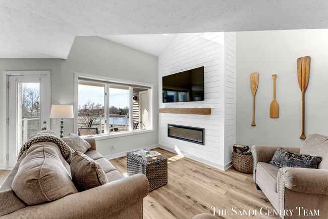 UNIT-21 - 810 S Harbor Dr, Condo with 3 bedrooms, 3 bathrooms and null parking in Grand Haven MI | Image 15