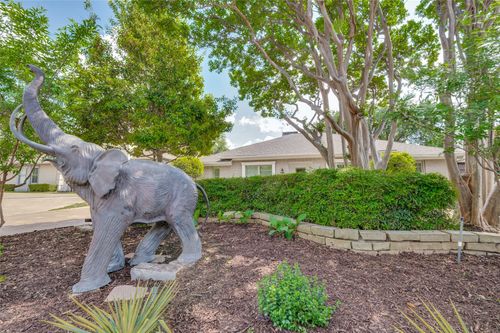 5322 W Mockingbird Ln, Dallas, TX, 75209-5606 | Card Image