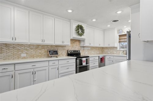2007 Geney Street, Brenham, TX, 77833 | Card Image