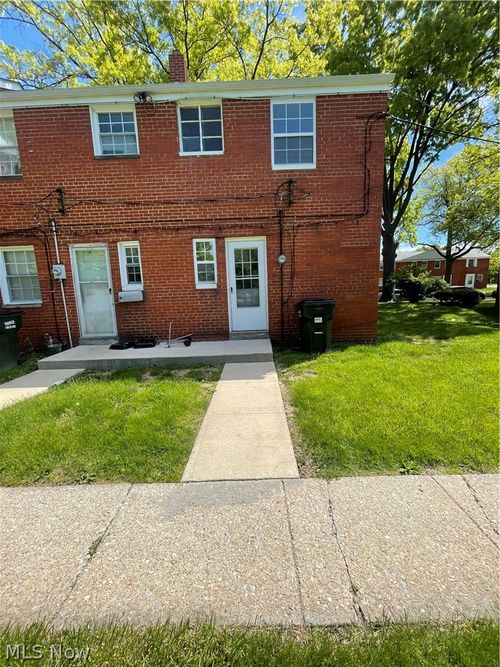 j-490 Kenwood Dr, Euclid, OH, 44123-2052 | Card Image