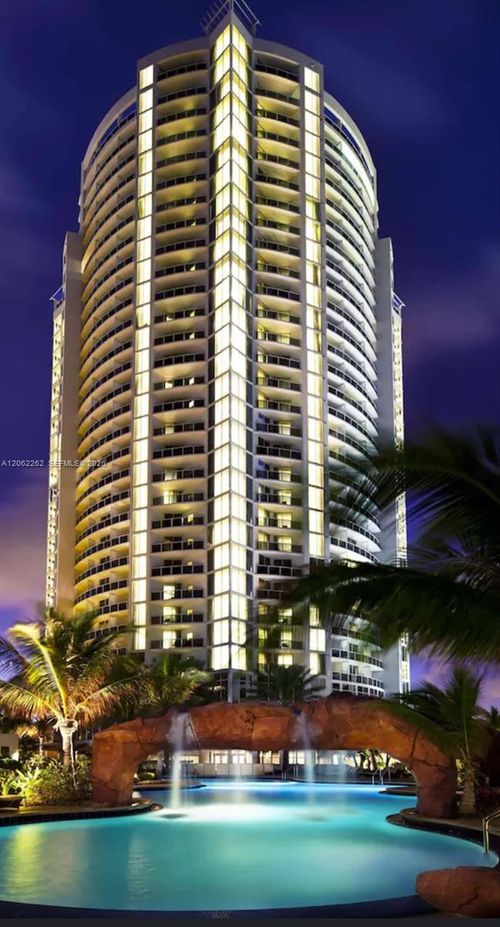 2206-18001 Collins Ave, Sunny Isles Beach, FL, 33160-2722 | Card Image