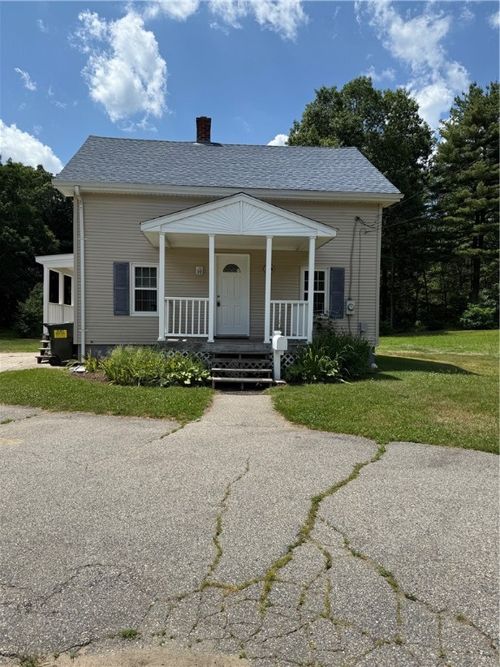 319 School St, North Kingstown, RI, 02852-1845 | Card Image