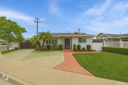 1301 3rd St, La Verne, CA, 91750-5202 | Card Image