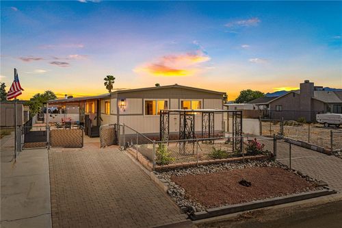 976 Holly St, Bullhead City, AZ, 86442-6512 | Card Image